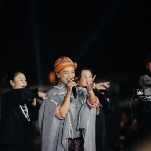 Abao Instagram - 2025世界原住民族傳統運動會開幕演出

感謝邀請 這一天地球是原的🌏
祝福來自十個國家的原民運動員
在台灣都有美好的回憶.

Thanks for having us .
wishing all the indigenous athletes from 10 countries an amazing time in Taiwan!

♪───🎤演出團隊───♪

ABAO
Arase阿拉斯 @araseparele 
R.fu  @rfulahan 
Kivi @kivi_pasulivai
曾妮  @mani.kisausau 
Makav真愛  @makavvvv 

♪───🤝工作團隊───♪
造型 ｜  @chihchianglin （ABAO）
FOH 音控｜劉詩偉 @treemen68
妝髮｜@remix.resresma
藝人協力｜謝翱 
📸 ｜@remix_photography（Jimmy） 

#Worldindigenoustraditionalgames