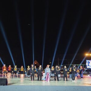 Abao Instagram - 2025世界原住民族傳統運動會開幕演出

感謝邀請 這一天地球是原的🌏
祝福來自十個國家的原民運動員
在台灣都有美好的回憶.

Thanks for having us .
wishing all the indigenous athletes from 10 countries an amazing time in Taiwan!

♪───🎤演出團隊───♪

ABAO
Arase阿拉斯 @araseparele 
R.fu  @rfulahan 
Kivi @kivi_pasulivai
曾妮  @mani.kisausau 
Makav真愛  @makavvvv 

♪───🤝工作團隊───♪
造型 ｜  @chihchianglin （ABAO）
FOH 音控｜劉詩偉 @treemen68
妝髮｜@remix.resresma
藝人協力｜謝翱 
📸 ｜@remix_photography（Jimmy） 

#Worldindigenoustraditionalgames
