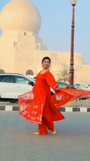 Abeera Khan Instagram - Beautiful winter outfit by: @silaikarhai.pk 
*
*
*
*
#ahmera #viral #instagram #reels #trending