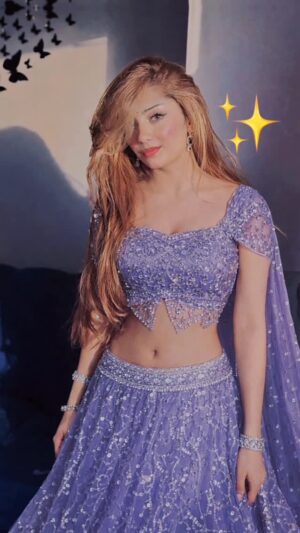 Abeera Khan Instagram - Ohhhhh🥲💜🙌🏻___

#ahmera #viral #instagram #foryou #reels