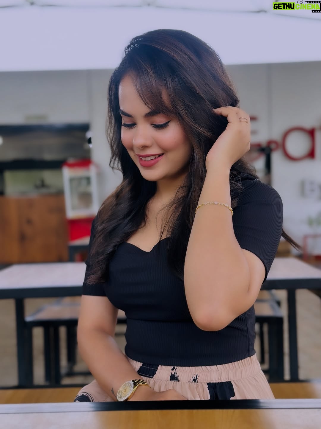 Abhijna Vishwanath - 138.3K Likes - Yel yelu januma nenanne ❤️
