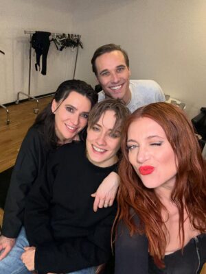 Ada Fijał Instagram - To będzie coś super tak czuję ❤️‍🔥❤️‍🔥❤️‍🔥
Wdzięczność za najlepszy czas i najlepszych ludzi!
#backstage