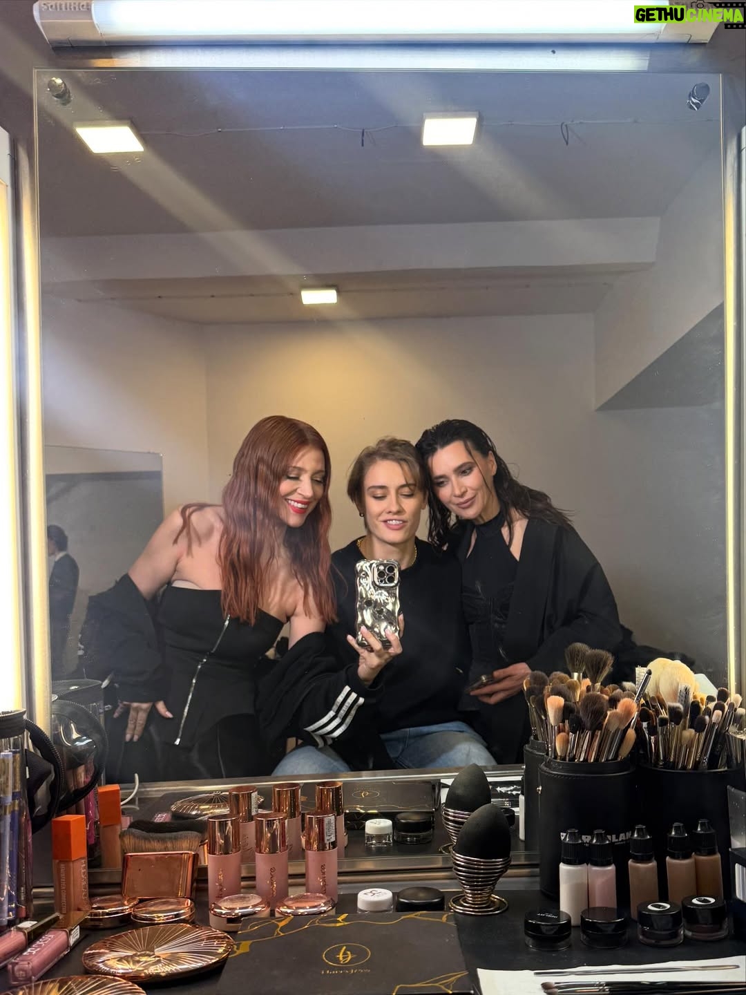 Ada Fijał - 3 Likes - To będzie coś super tak czuję ❤️‍🔥❤️‍🔥❤️‍🔥
Wdzięczność za najlepszy czas i najlepszych ludzi!
#backstage