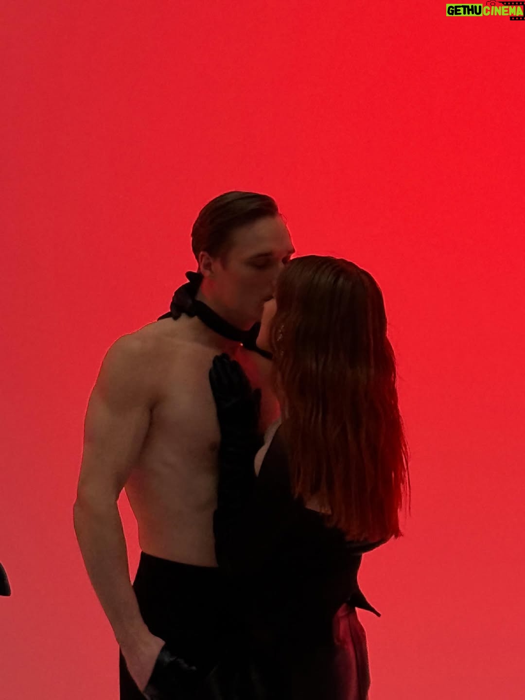 Ada Fijał - 3 Likes - To będzie coś super tak czuję ❤️‍🔥❤️‍🔥❤️‍🔥
Wdzięczność za najlepszy czas i najlepszych ludzi!
#backstage