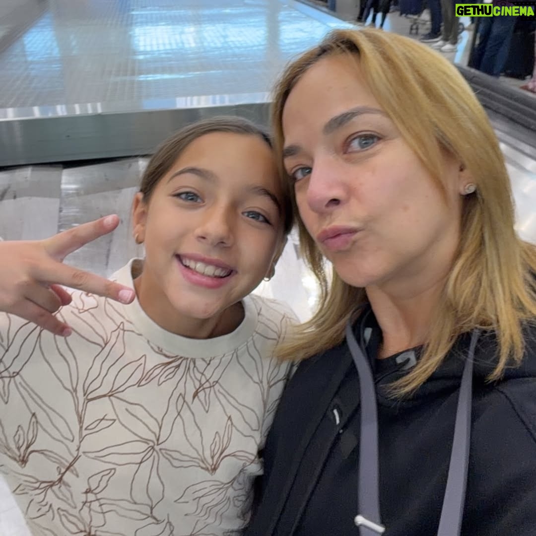 Adamari López - 11.2K Likes - Ya de regreso a casa! Mi gente linda tengo tanto que contarles 💕🥰 voy a armarles un recap del viaje para que vivan conmigo los@lugares que visitamos y conocimos! Además de algunos tips que compartió conmigo @mochileandopr que hizo que nuestros días rindieran mas con todas sus recomendaciones 

Quería preguntarles, ¿prefieren carrusel o un video explicándoles todo?