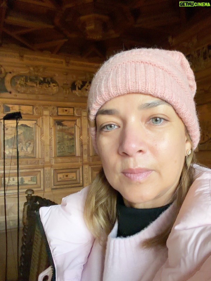 Adamari López - 62.9K Likes - Día 1 de viaje por #Alemania deslicen para que conozcan con nosotras 💕 ¿qué les gustaría ver del viaje?