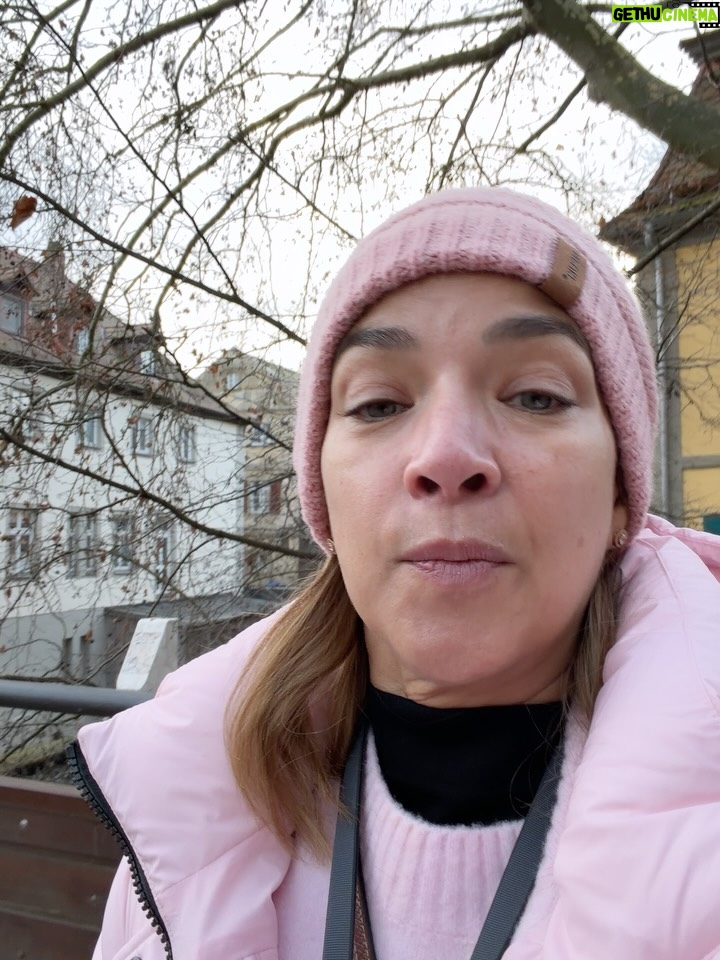 Adamari López - 62.9K Likes - Día 1 de viaje por #Alemania deslicen para que conozcan con nosotras 💕 ¿qué les gustaría ver del viaje?
