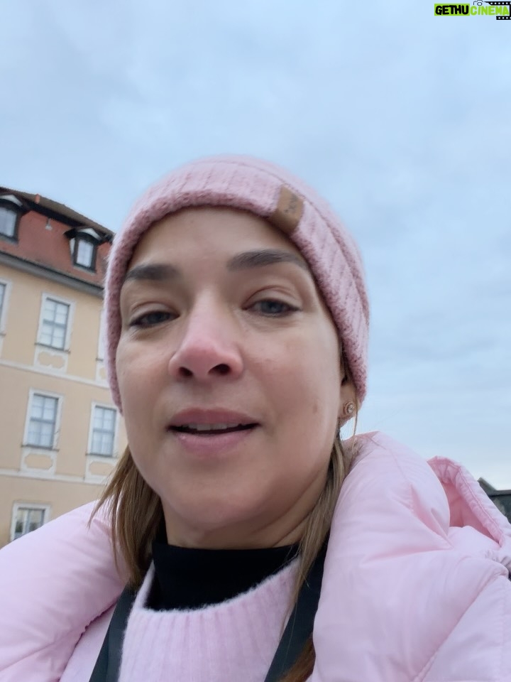 Adamari López - 62.9K Likes - Día 1 de viaje por #Alemania deslicen para que conozcan con nosotras 💕 ¿qué les gustaría ver del viaje?