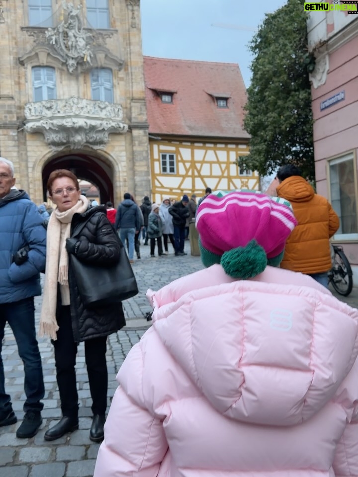 Adamari López - 62.9K Likes - Día 1 de viaje por #Alemania deslicen para que conozcan con nosotras 💕 ¿qué les gustaría ver del viaje?