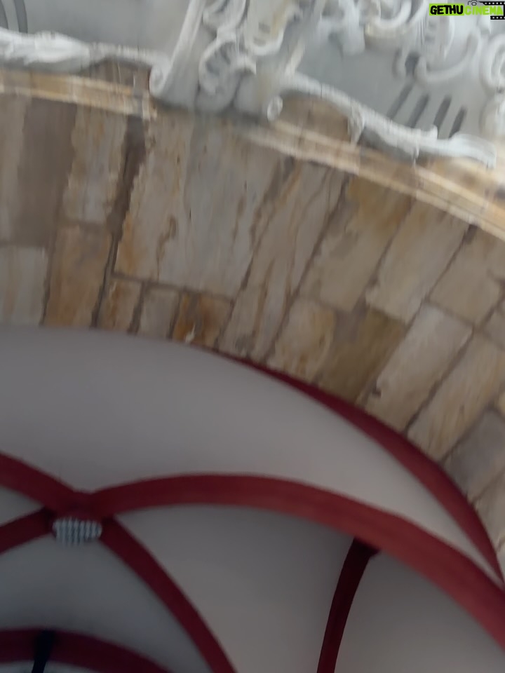 Adamari López - 62.9K Likes - Día 1 de viaje por #Alemania deslicen para que conozcan con nosotras 💕 ¿qué les gustaría ver del viaje?