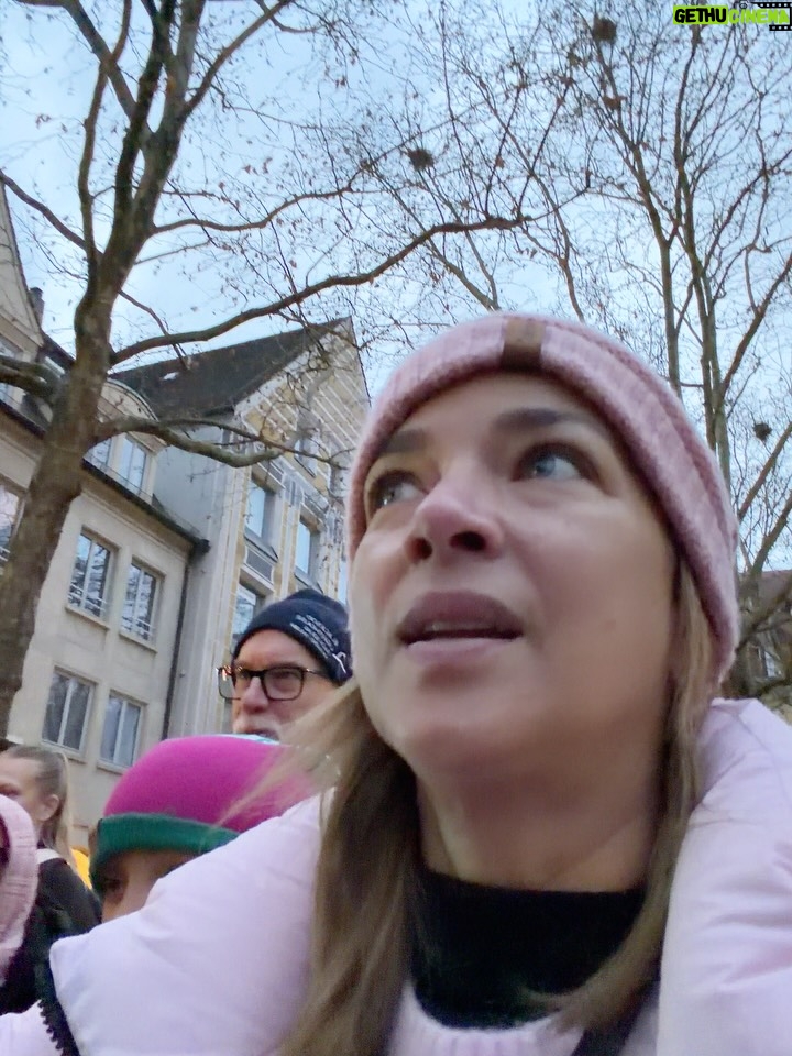 Adamari López - 62.9K Likes - Día 1 de viaje por #Alemania deslicen para que conozcan con nosotras 💕 ¿qué les gustaría ver del viaje?