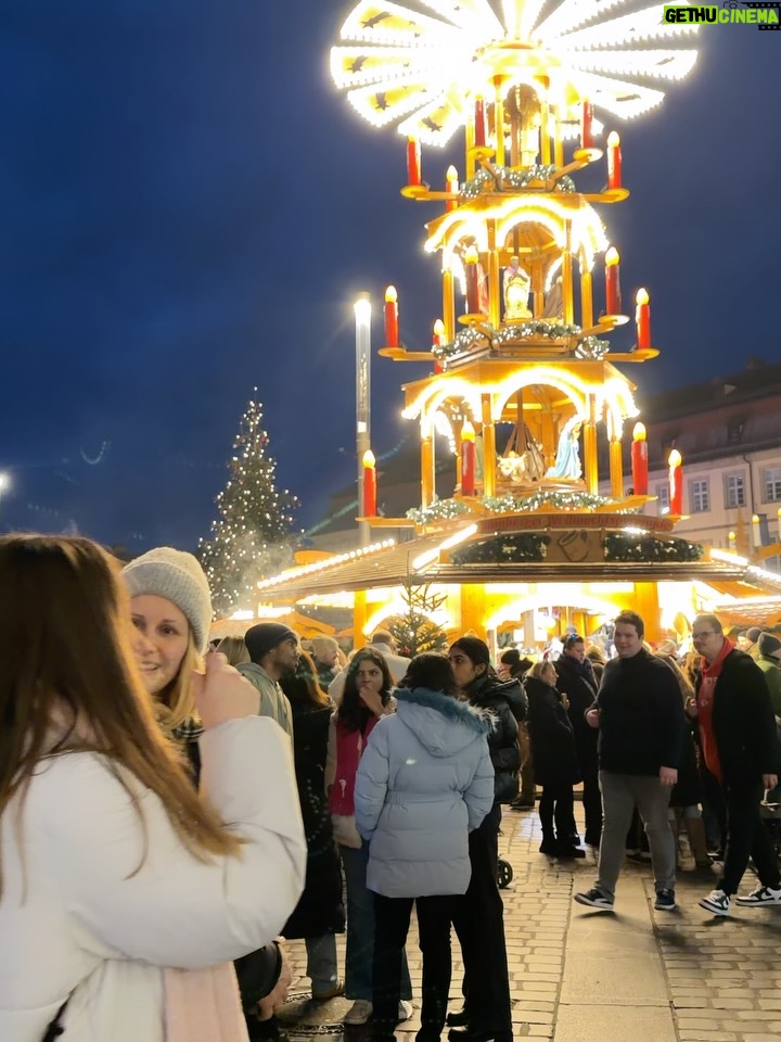 Adamari López - 62.9K Likes - Día 1 de viaje por #Alemania deslicen para que conozcan con nosotras 💕 ¿qué les gustaría ver del viaje?