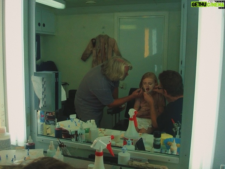 Addy Miller - 2K Likes - thankful for this little life 🤍

15 years ago a little 10 year old went on set of her first tv show to film a single scene, and her life hasn’t been the same since. i will never be able to put into words how grateful i am to have grown up with you all :’)

enjoy the throwback pics !!