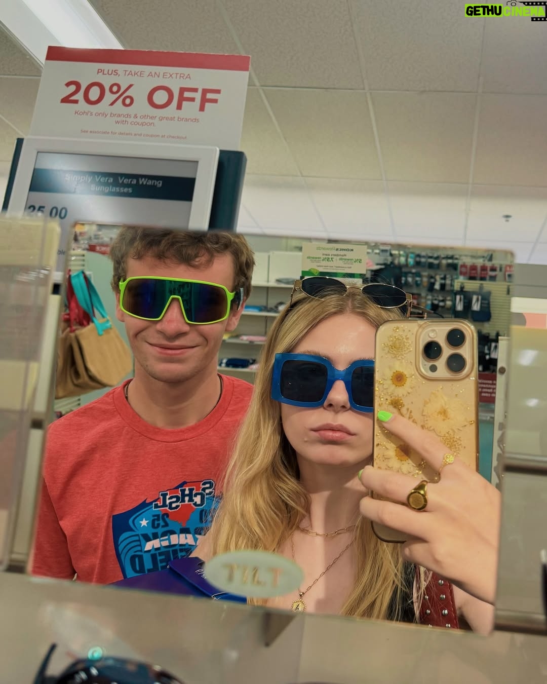 Addy Miller - 1.4K Likes - hey what’s up hello