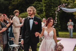 Adeline Chetail Instagram - Dump de mariage 💍

Merci à tout ceux qui nous ont accompagné durant cet événement exceptionnel et magique 🫶🏻

Le magnifique buffet c’est @tableauxparis 
Les cosplayers que vous voyez sont @cinderys_art / @hyliana_cosplay / @bahamutcosplay / @billy.the.kiss 
 
Encore merci infiniment à vous tous pour l’amour que vous nous avez envoyé, on a été tellement ému de voir à quel point vous vous sentiez concerné, finalement notre mariage a eu beaucoup plus d’invités que prévu, car d’une certaine manière, vous étiez la vous aussi ❤️

Photographe : @mondo__wedding