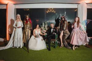 Adeline Chetail Instagram - Dump de mariage 💍

Merci à tout ceux qui nous ont accompagné durant cet événement exceptionnel et magique 🫶🏻

Le magnifique buffet c’est @tableauxparis 
Les cosplayers que vous voyez sont @cinderys_art / @hyliana_cosplay / @bahamutcosplay / @billy.the.kiss 
 
Encore merci infiniment à vous tous pour l’amour que vous nous avez envoyé, on a été tellement ému de voir à quel point vous vous sentiez concerné, finalement notre mariage a eu beaucoup plus d’invités que prévu, car d’une certaine manière, vous étiez la vous aussi ❤️

Photographe : @mondo__wedding
