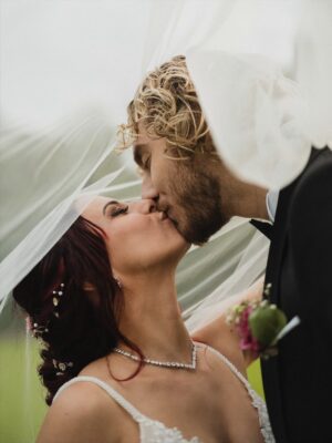 Adeline Chetail Instagram - Le jour le plus important de notre vie ❤️..

Photos : @mondo__wedding