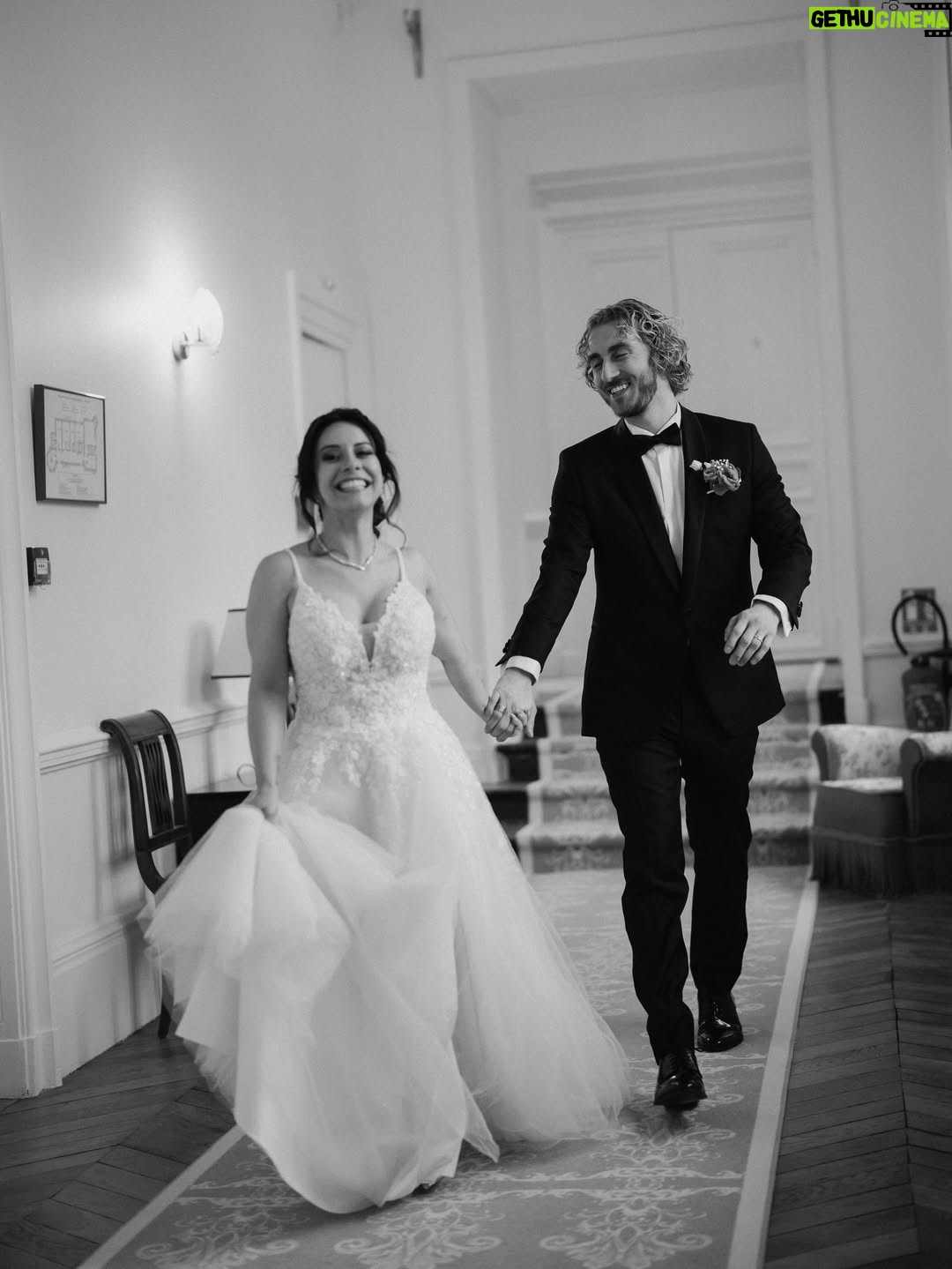 Adeline Chetail - 262.5K Likes - Le jour le plus important de notre vie ❤️..

Photos : @mondo__wedding