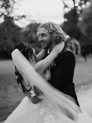 Adeline Chetail Instagram - Le jour le plus important de notre vie ❤️..

Photos : @mondo__wedding