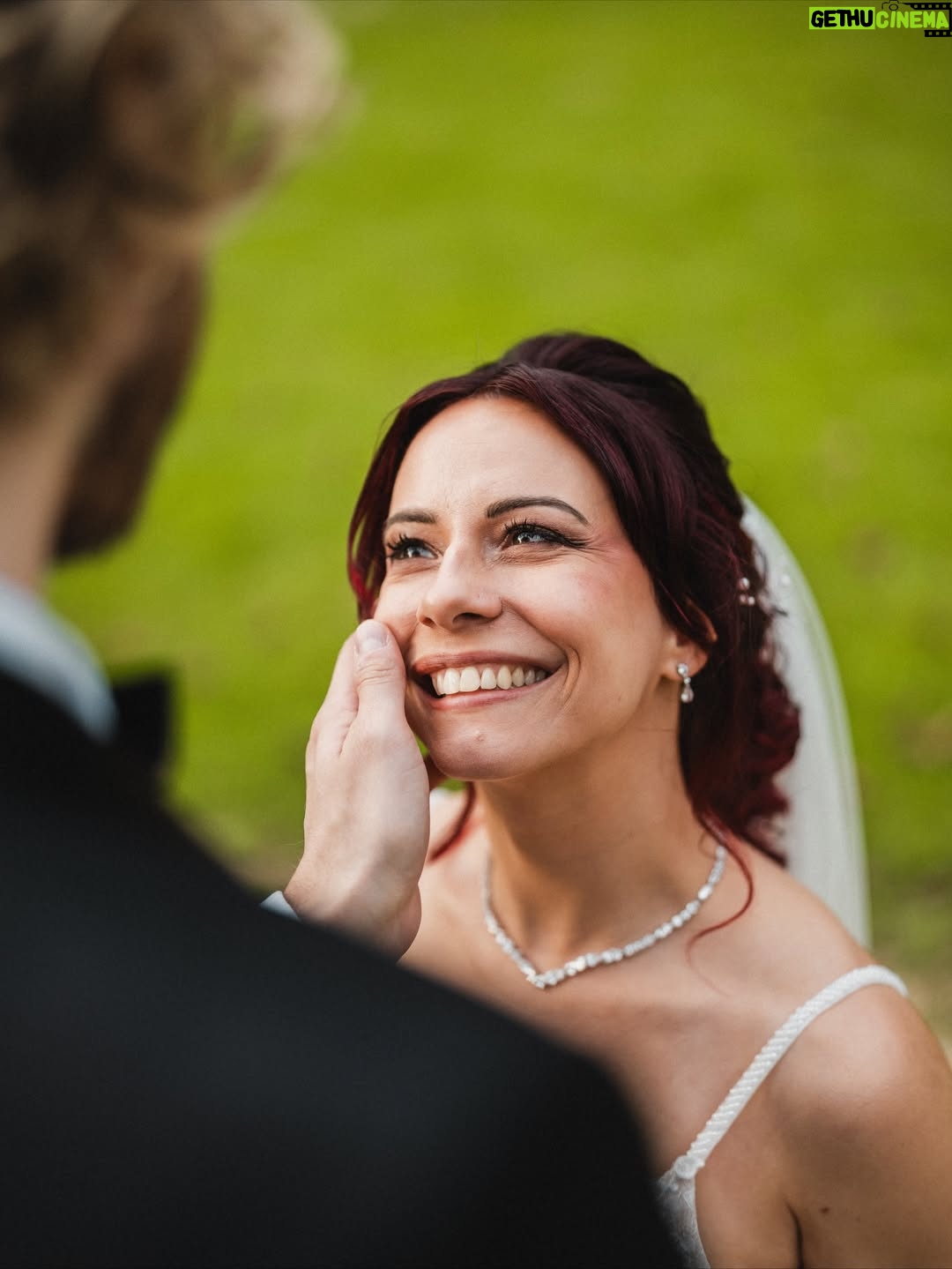 Adeline Chetail - 262.5K Likes - Le jour le plus important de notre vie ❤️..

Photos : @mondo__wedding