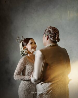 Adila Fitri Instagram - From the wedding @adilafitri & @fuzzism

In the quiet certainty of this day, my heart knew exactly where it belonged🤎

Thanks to:
Photo & Videography: @thepotomoto
Wedding Organizer: @chandaniweddings
Venue & Catering: @thetribrata
Bride’s MUA, Headpiece & Hair Do Akad: @adliacornain @beblooms.wedding
Bride’s MUA, Headpiece & Hair Do Reception: @adliacornain @zainalsongketofficial
Bride’s & Groom’s Attire, Headpiece & Shoes: @beblooms.wedding @zainalsongketofficial
Bride’s & Groom’s Family Attire: @beblooms.wedding @zainalsongketofficial @anggunbusana
Bride’s & Groom’s Mother MUA, Hair Do & Hijab Do: @intanchairat @yayihanoum @hasiltangananggun 
Bride’s & Groom’s Family MUA, Hair Do & Hijab Do: @andaws @beautybyyusti
Decoration: @artsydesign_
Seserahan, Ring Box & Mahar: @by.corase
Sound System & Entertainment: @redvelvetentertainment
Traditional Ceremony: @zainalsongketofficial
MC: @henferd
Photobooth: @carephotobooth
Registration Usher: @my_usher
Lighting: @l8think
LED: @dvisualrentalmultimedia
Invitation & Digital Invitation: @pentone.id @viding.co
Souvenir: @balizen @harumsemerbakalam 
Valet Parking: @kingvaletservice

@thebridedept @thebridestory @weddingku

Be the first to shine!
THEPOTOMOTO Delivering a BETTER WEDDING Experience!

@thepotomoto
@thepotomoto
@thepotomoto

Inquiries:
☎  6281299111980 |  6281315377979
💌 support@thepotomoto.com

#weddingphotography #foreverandalways #weddingphotographyjakarta
