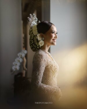 Adila Fitri Instagram - From the wedding @adilafitri & @fuzzism

In the quiet certainty of this day, my heart knew exactly where it belonged🤎

Thanks to:
Photo & Videography: @thepotomoto
Wedding Organizer: @chandaniweddings
Venue & Catering: @thetribrata
Bride’s MUA, Headpiece & Hair Do Akad: @adliacornain @beblooms.wedding
Bride’s MUA, Headpiece & Hair Do Reception: @adliacornain @zainalsongketofficial
Bride’s & Groom’s Attire, Headpiece & Shoes: @beblooms.wedding @zainalsongketofficial
Bride’s & Groom’s Family Attire: @beblooms.wedding @zainalsongketofficial @anggunbusana
Bride’s & Groom’s Mother MUA, Hair Do & Hijab Do: @intanchairat @yayihanoum @hasiltangananggun 
Bride’s & Groom’s Family MUA, Hair Do & Hijab Do: @andaws @beautybyyusti
Decoration: @artsydesign_
Seserahan, Ring Box & Mahar: @by.corase
Sound System & Entertainment: @redvelvetentertainment
Traditional Ceremony: @zainalsongketofficial
MC: @henferd
Photobooth: @carephotobooth
Registration Usher: @my_usher
Lighting: @l8think
LED: @dvisualrentalmultimedia
Invitation & Digital Invitation: @pentone.id @viding.co
Souvenir: @balizen @harumsemerbakalam 
Valet Parking: @kingvaletservice

@thebridedept @thebridestory @weddingku

Be the first to shine!
THEPOTOMOTO Delivering a BETTER WEDDING Experience!

@thepotomoto
@thepotomoto
@thepotomoto

Inquiries:
☎  6281299111980 |  6281315377979
💌 support@thepotomoto.com

#weddingphotography #foreverandalways #weddingphotographyjakarta