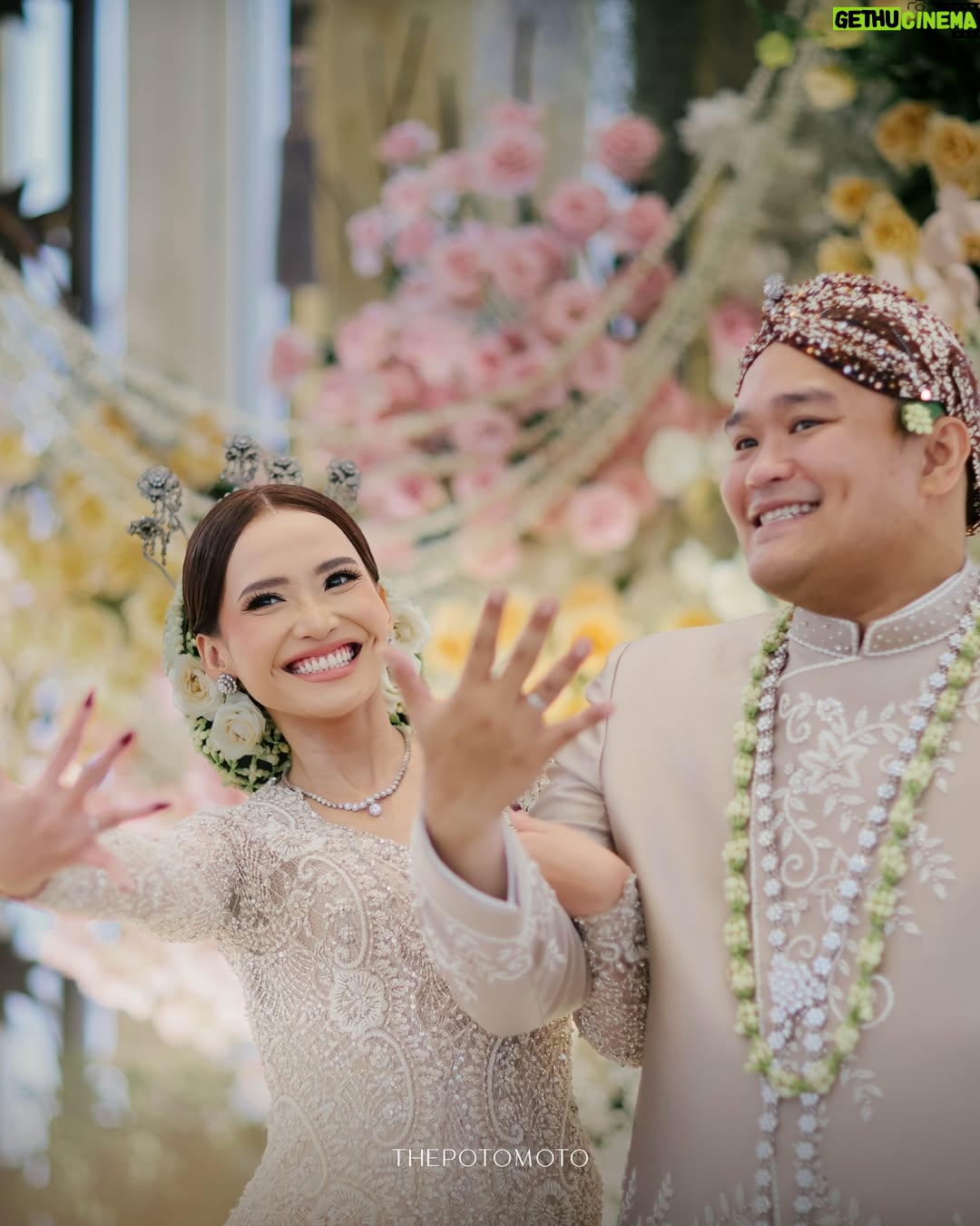 Adila Fitri - 812 Likes - From the wedding @adilafitri & @fuzzism

In the quiet certainty of this day, my heart knew exactly where it belonged🤎

Thanks to:
Photo & Videography: @thepotomoto
Wedding Organizer: @chandaniweddings
Venue & Catering: @thetribrata
Bride’s MUA, Headpiece & Hair Do Akad: @adliacornain @beblooms.wedding
Bride’s MUA, Headpiece & Hair Do Reception: @adliacornain @zainalsongketofficial
Bride’s & Groom’s Attire, Headpiece & Shoes: @beblooms.wedding @zainalsongketofficial
Bride’s & Groom’s Family Attire: @beblooms.wedding @zainalsongketofficial @anggunbusana
Bride’s & Groom’s Mother MUA, Hair Do & Hijab Do: @intanchairat @yayihanoum @hasiltangananggun 
Bride’s & Groom’s Family MUA, Hair Do & Hijab Do: @andaws @beautybyyusti
Decoration: @artsydesign_
Seserahan, Ring Box & Mahar: @by.corase
Sound System & Entertainment: @redvelvetentertainment
Traditional Ceremony: @zainalsongketofficial
MC: @henferd
Photobooth: @carephotobooth
Registration Usher: @my_usher
Lighting: @l8think
LED: @dvisualrentalmultimedia
Invitation & Digital Invitation: @pentone.id @viding.co
Souvenir: @balizen @harumsemerbakalam 
Valet Parking: @kingvaletservice

@thebridedept @thebridestory @weddingku

Be the first to shine!
THEPOTOMOTO Delivering a BETTER WEDDING Experience!

@thepotomoto
@thepotomoto
@thepotomoto

Inquiries:
☎  6281299111980 |  6281315377979
💌 support@thepotomoto.com

#weddingphotography #foreverandalways #weddingphotographyjakarta
