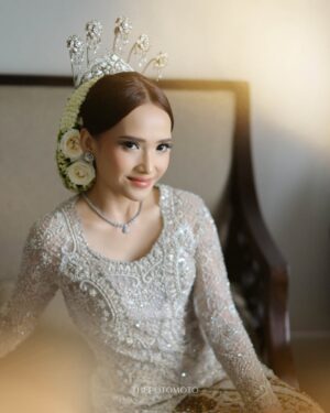 Adila Fitri Instagram - From the wedding @adilafitri & @fuzzism

In the quiet certainty of this day, my heart knew exactly where it belonged🤎

Thanks to:
Photo & Videography: @thepotomoto
Wedding Organizer: @chandaniweddings
Venue & Catering: @thetribrata
Bride’s MUA, Headpiece & Hair Do Akad: @adliacornain @beblooms.wedding
Bride’s MUA, Headpiece & Hair Do Reception: @adliacornain @zainalsongketofficial
Bride’s & Groom’s Attire, Headpiece & Shoes: @beblooms.wedding @zainalsongketofficial
Bride’s & Groom’s Family Attire: @beblooms.wedding @zainalsongketofficial @anggunbusana
Bride’s & Groom’s Mother MUA, Hair Do & Hijab Do: @intanchairat @yayihanoum @hasiltangananggun 
Bride’s & Groom’s Family MUA, Hair Do & Hijab Do: @andaws @beautybyyusti
Decoration: @artsydesign_
Seserahan, Ring Box & Mahar: @by.corase
Sound System & Entertainment: @redvelvetentertainment
Traditional Ceremony: @zainalsongketofficial
MC: @henferd
Photobooth: @carephotobooth
Registration Usher: @my_usher
Lighting: @l8think
LED: @dvisualrentalmultimedia
Invitation & Digital Invitation: @pentone.id @viding.co
Souvenir: @balizen @harumsemerbakalam 
Valet Parking: @kingvaletservice

@thebridedept @thebridestory @weddingku

Be the first to shine!
THEPOTOMOTO Delivering a BETTER WEDDING Experience!

@thepotomoto
@thepotomoto
@thepotomoto

Inquiries:
☎  6281299111980 |  6281315377979
💌 support@thepotomoto.com

#weddingphotography #foreverandalways #weddingphotographyjakarta