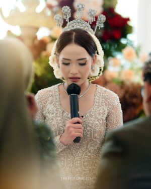 Adila Fitri Instagram - From the wedding @adilafitri & @fuzzism

In the quiet certainty of this day, my heart knew exactly where it belonged🤎

Thanks to:
Photo & Videography: @thepotomoto
Wedding Organizer: @chandaniweddings
Venue & Catering: @thetribrata
Bride’s MUA, Headpiece & Hair Do Akad: @adliacornain @beblooms.wedding
Bride’s MUA, Headpiece & Hair Do Reception: @adliacornain @zainalsongketofficial
Bride’s & Groom’s Attire, Headpiece & Shoes: @beblooms.wedding @zainalsongketofficial
Bride’s & Groom’s Family Attire: @beblooms.wedding @zainalsongketofficial @anggunbusana
Bride’s & Groom’s Mother MUA, Hair Do & Hijab Do: @intanchairat @yayihanoum @hasiltangananggun 
Bride’s & Groom’s Family MUA, Hair Do & Hijab Do: @andaws @beautybyyusti
Decoration: @artsydesign_
Seserahan, Ring Box & Mahar: @by.corase
Sound System & Entertainment: @redvelvetentertainment
Traditional Ceremony: @zainalsongketofficial
MC: @henferd
Photobooth: @carephotobooth
Registration Usher: @my_usher
Lighting: @l8think
LED: @dvisualrentalmultimedia
Invitation & Digital Invitation: @pentone.id @viding.co
Souvenir: @balizen @harumsemerbakalam 
Valet Parking: @kingvaletservice

@thebridedept @thebridestory @weddingku

Be the first to shine!
THEPOTOMOTO Delivering a BETTER WEDDING Experience!

@thepotomoto
@thepotomoto
@thepotomoto

Inquiries:
☎  6281299111980 |  6281315377979
💌 support@thepotomoto.com

#weddingphotography #foreverandalways #weddingphotographyjakarta