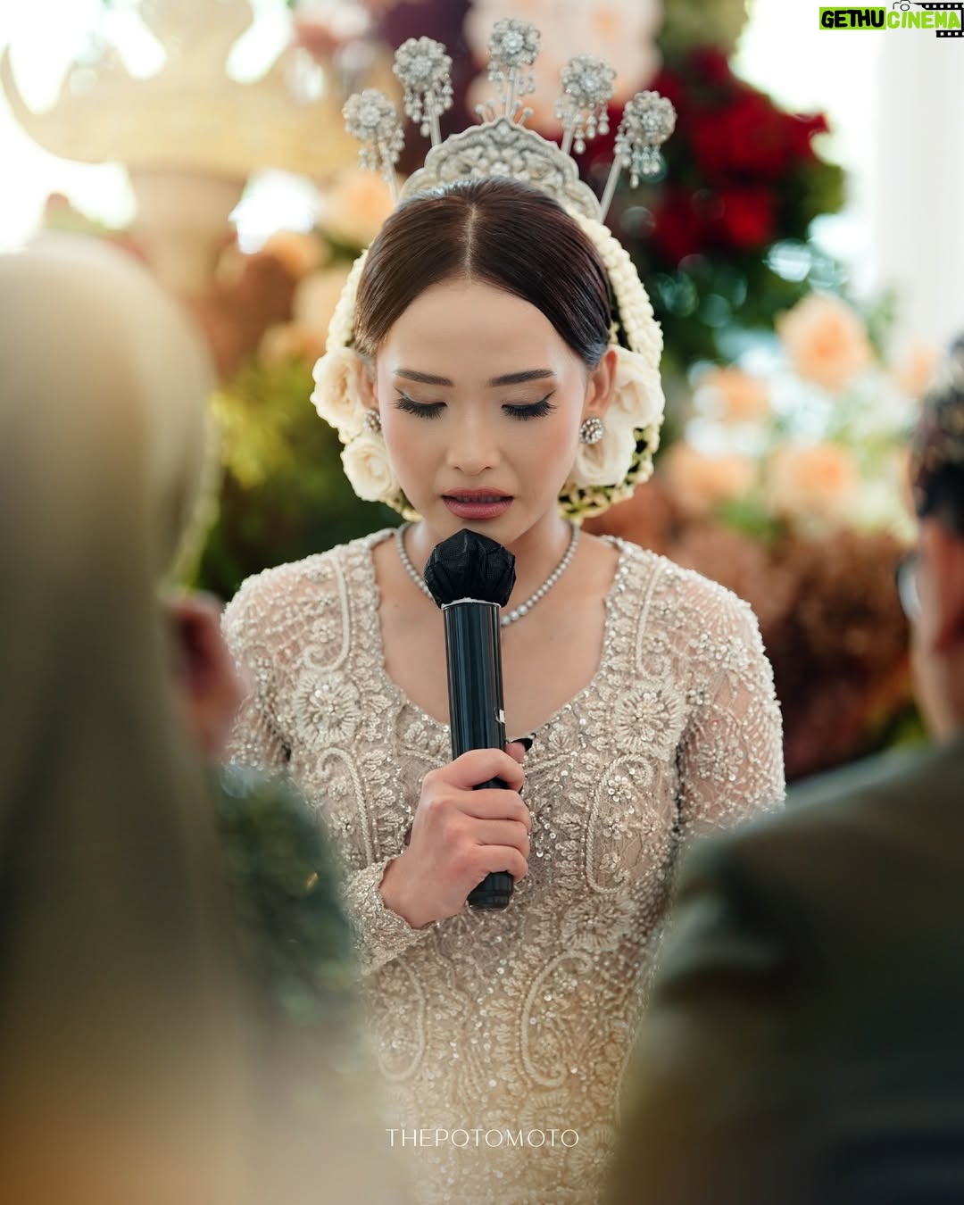 Adila Fitri - 812 Likes - From the wedding @adilafitri & @fuzzism

In the quiet certainty of this day, my heart knew exactly where it belonged🤎

Thanks to:
Photo & Videography: @thepotomoto
Wedding Organizer: @chandaniweddings
Venue & Catering: @thetribrata
Bride’s MUA, Headpiece & Hair Do Akad: @adliacornain @beblooms.wedding
Bride’s MUA, Headpiece & Hair Do Reception: @adliacornain @zainalsongketofficial
Bride’s & Groom’s Attire, Headpiece & Shoes: @beblooms.wedding @zainalsongketofficial
Bride’s & Groom’s Family Attire: @beblooms.wedding @zainalsongketofficial @anggunbusana
Bride’s & Groom’s Mother MUA, Hair Do & Hijab Do: @intanchairat @yayihanoum @hasiltangananggun 
Bride’s & Groom’s Family MUA, Hair Do & Hijab Do: @andaws @beautybyyusti
Decoration: @artsydesign_
Seserahan, Ring Box & Mahar: @by.corase
Sound System & Entertainment: @redvelvetentertainment
Traditional Ceremony: @zainalsongketofficial
MC: @henferd
Photobooth: @carephotobooth
Registration Usher: @my_usher
Lighting: @l8think
LED: @dvisualrentalmultimedia
Invitation & Digital Invitation: @pentone.id @viding.co
Souvenir: @balizen @harumsemerbakalam 
Valet Parking: @kingvaletservice

@thebridedept @thebridestory @weddingku

Be the first to shine!
THEPOTOMOTO Delivering a BETTER WEDDING Experience!

@thepotomoto
@thepotomoto
@thepotomoto

Inquiries:
☎  6281299111980 |  6281315377979
💌 support@thepotomoto.com

#weddingphotography #foreverandalways #weddingphotographyjakarta