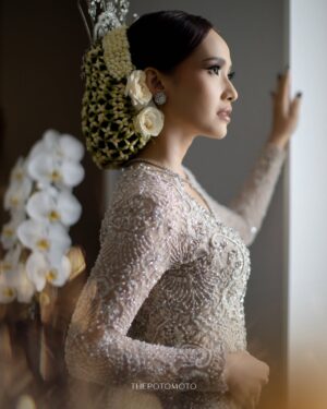 Adila Fitri Instagram - From the wedding @adilafitri & @fuzzism

A day wrapped in peace, honesty, and a love that feels deeply true✨

Thanks to:
Photo & Videography: @thepotomoto
Wedding Organizer: @chandaniweddings
Venue & Catering: @thetribrata
Bride’s MUA, Headpiece & Hair Do Akad: @adliacornain @beblooms.wedding
Bride’s MUA, Headpiece & Hair Do Reception: @adliacornain @zainalsongketofficial
Bride’s & Groom’s Attire, Headpiece & Shoes: @beblooms.wedding @zainalsongketofficial
Bride’s & Groom’s Family Attire: @beblooms.wedding @zainalsongketofficial @anggunbusana
Bride’s & Groom’s Mother MUA, Hair Do & Hijab Do: @intanchairat @yayihanoum @hasiltangananggun 
Bride’s & Groom’s Family MUA, Hair Do & Hijab Do: @andaws @beautybyyusti
Decoration: @artsydesign_
Seserahan, Ring Box & Mahar: @by.corase
Sound System & Entertainment: @redvelvetentertainment
Traditional Ceremony: @zainalsongketofficial
MC: @henferd
Photobooth: @carephotobooth
Registration Usher: @my_usher
Lighting: @l8think
LED: @dvisualrentalmultimedia
Invitation & Digital Invitation: @pentone.id @viding.co
Souvenir: @balizen @harumsemerbakalam 
Valet Parking: @kingvaletservice

@thebridedept @thebridestory @weddingku

Be the first to shine!
THEPOTOMOTO Delivering a BETTER WEDDING Experience!

@thepotomoto
@thepotomoto
@thepotomoto

Inquiries:
☎  6281299111980 |  6281315377979
💌 support@thepotomoto.com

#weddingphotography #foreverandalways #weddingphotographyjakarta