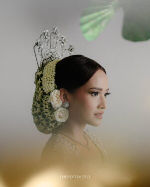 Adila Fitri Instagram - From the wedding @adilafitri & @fuzzism

A day wrapped in peace, honesty, and a love that feels deeply true✨

Thanks to:
Photo & Videography: @thepotomoto
Wedding Organizer: @chandaniweddings
Venue & Catering: @thetribrata
Bride’s MUA, Headpiece & Hair Do Akad: @adliacornain @beblooms.wedding
Bride’s MUA, Headpiece & Hair Do Reception: @adliacornain @zainalsongketofficial
Bride’s & Groom’s Attire, Headpiece & Shoes: @beblooms.wedding @zainalsongketofficial
Bride’s & Groom’s Family Attire: @beblooms.wedding @zainalsongketofficial @anggunbusana
Bride’s & Groom’s Mother MUA, Hair Do & Hijab Do: @intanchairat @yayihanoum @hasiltangananggun 
Bride’s & Groom’s Family MUA, Hair Do & Hijab Do: @andaws @beautybyyusti
Decoration: @artsydesign_
Seserahan, Ring Box & Mahar: @by.corase
Sound System & Entertainment: @redvelvetentertainment
Traditional Ceremony: @zainalsongketofficial
MC: @henferd
Photobooth: @carephotobooth
Registration Usher: @my_usher
Lighting: @l8think
LED: @dvisualrentalmultimedia
Invitation & Digital Invitation: @pentone.id @viding.co
Souvenir: @balizen @harumsemerbakalam 
Valet Parking: @kingvaletservice

@thebridedept @thebridestory @weddingku

Be the first to shine!
THEPOTOMOTO Delivering a BETTER WEDDING Experience!

@thepotomoto
@thepotomoto
@thepotomoto

Inquiries:
☎  6281299111980 |  6281315377979
💌 support@thepotomoto.com

#weddingphotography #foreverandalways #weddingphotographyjakarta