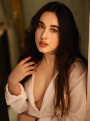 Aditi Budhathoki Instagram - 🤍🫰🏻
📸 @pranav.foto
Mua: @sunnyroyy_official