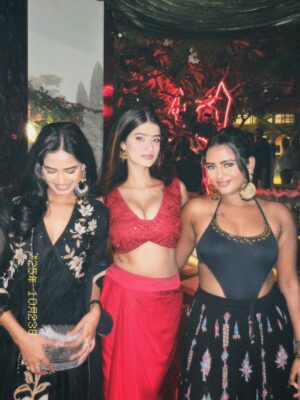 Aditi Prasad Instagram - All My Patakaass 🧨
Wearing- @essrubypunitadua ❣️