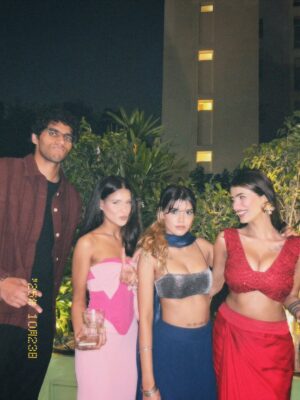 Aditi Prasad Instagram - All My Patakaass 🧨
Wearing- @essrubypunitadua ❣️