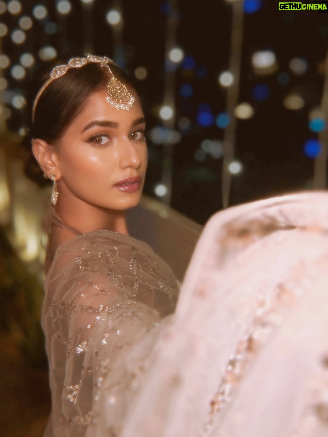 Aditi Prasad - 2.3K Likes - Golden lights, soft glow, and a heart full of festive feels ✨🪔
Here comes my favourite time of the year 🌙💛
.
.
.
#prasadaditi06 #Diwali2025 #FestiveGlam #DesiGlow #IndianInfluencer #LuxuryVibes #EthnicElegance #DesiQueen #FestiveMoodOn #MakeupDose #DiwaliMakeup #GlamVibes #IndianBeautyBlogger #OOTDIndia #FestiveLook #DesiStyle #GlowLikeADiya #LuxuryAesthetic #SareeGoals #FashionReel #BeautyReel #InstaGlam #IndianFashionInfluencer #GlamUpSeason #FestivalOfLights #ReelItFeelIt #GlamDiwali #SoftGlam #IndianModel #goldenhourglow