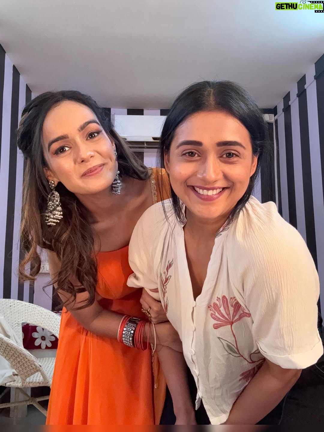 Aditi Sanwal - 17.5K Likes - When Kajal from ‘Binddii’ met Mitali from ‘kyunki saas bhi kabhi bahu thi’

#binddii #kyunkisaasbhikabhibahuthi2 #kajal #mitali #friends #instagram #fyp