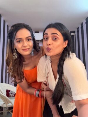 Aditi Sanwal Instagram - When Kajal from ‘Binddii’ met Mitali from ‘kyunki saas bhi kabhi bahu thi’

#binddii #kyunkisaasbhikabhibahuthi2 #kajal #mitali #friends #instagram #fyp