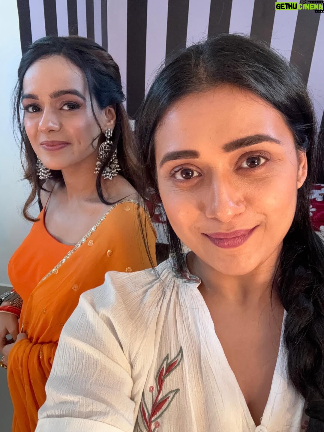 Aditi Sanwal - 17.5K Likes - When Kajal from ‘Binddii’ met Mitali from ‘kyunki saas bhi kabhi bahu thi’

#binddii #kyunkisaasbhikabhibahuthi2 #kajal #mitali #friends #instagram #fyp