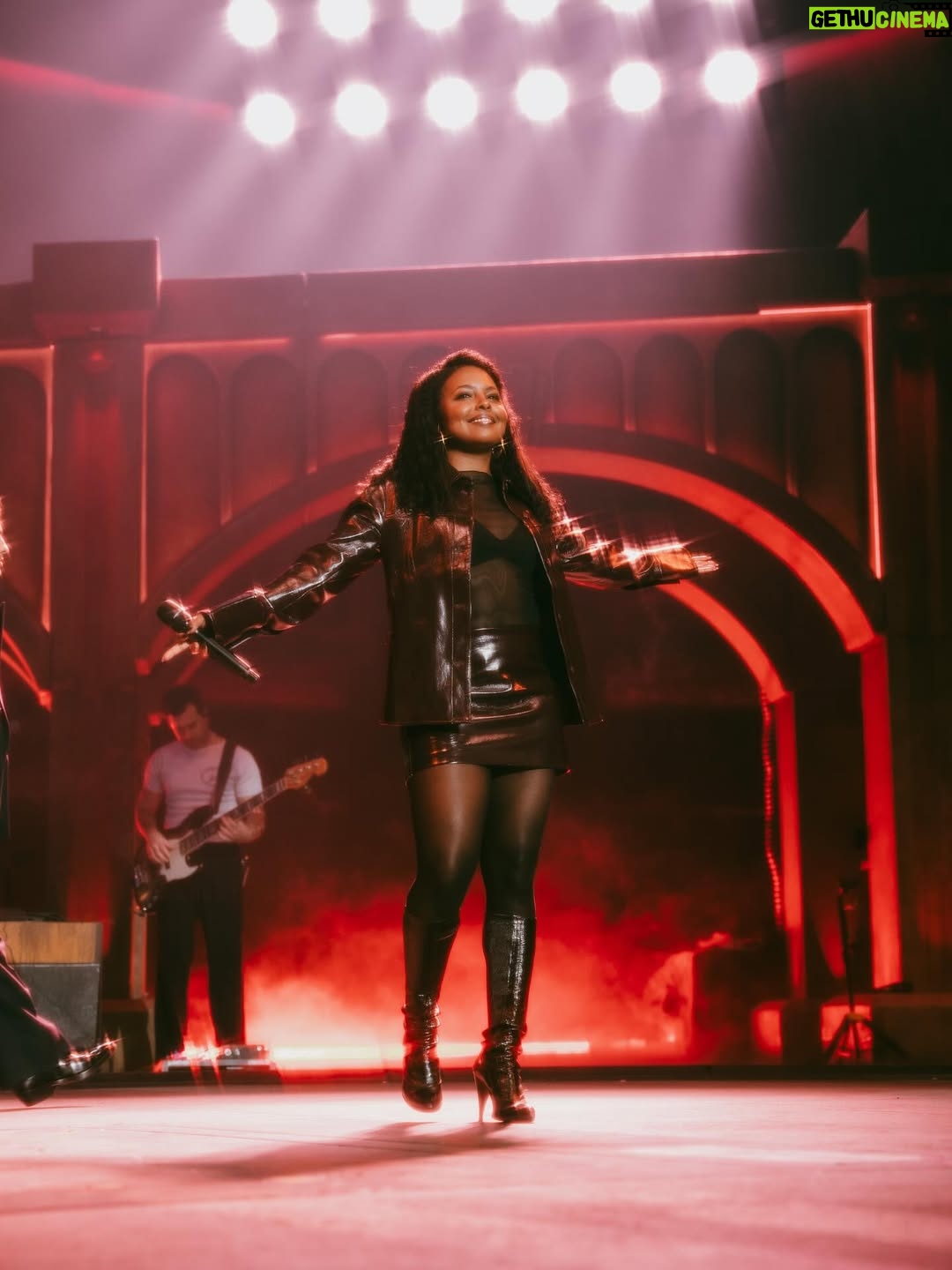 Adrienne Warren - 8.7K Likes - Christmas came a little early…
Thank you for having me, @jonasbrothers .