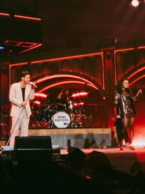 Adrienne Warren Instagram - Christmas came a little early…
Thank you for having me, @jonasbrothers .