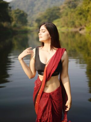Advika Sharma Instagram - socho😋
📸 @shubhammane_portraits
.
#advikasharma #saree #photoshoot #sassy #loveyourself