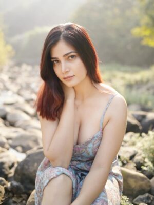 Advika Sharma Instagram - “Life is what we make it, always has been, always will be.”
.
#advikasharma #viral #trending #hot #sexy