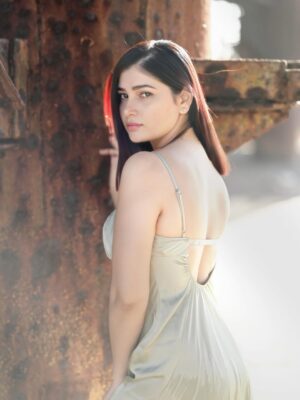 Advika Sharma Instagram - 🧚🏻☘️
.
.
#advikasharma #photography #viral #classy #beach