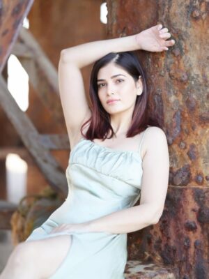Advika Sharma Instagram - 🧚🏻☘️
.
.
#advikasharma #photography #viral #classy #beach