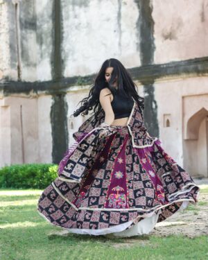 Afsana Instagram - केम छो? ❤️ 

📸 : 
🎨 : @pro_shoots1 

#explore #navratri #traditonal #photoofday