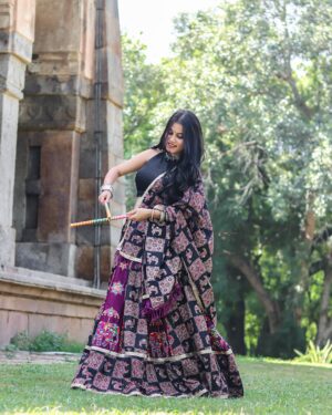 Afsana Instagram - केम छो? ❤️ 

📸 : 
🎨 : @pro_shoots1 

#explore #navratri #traditonal #photoofday