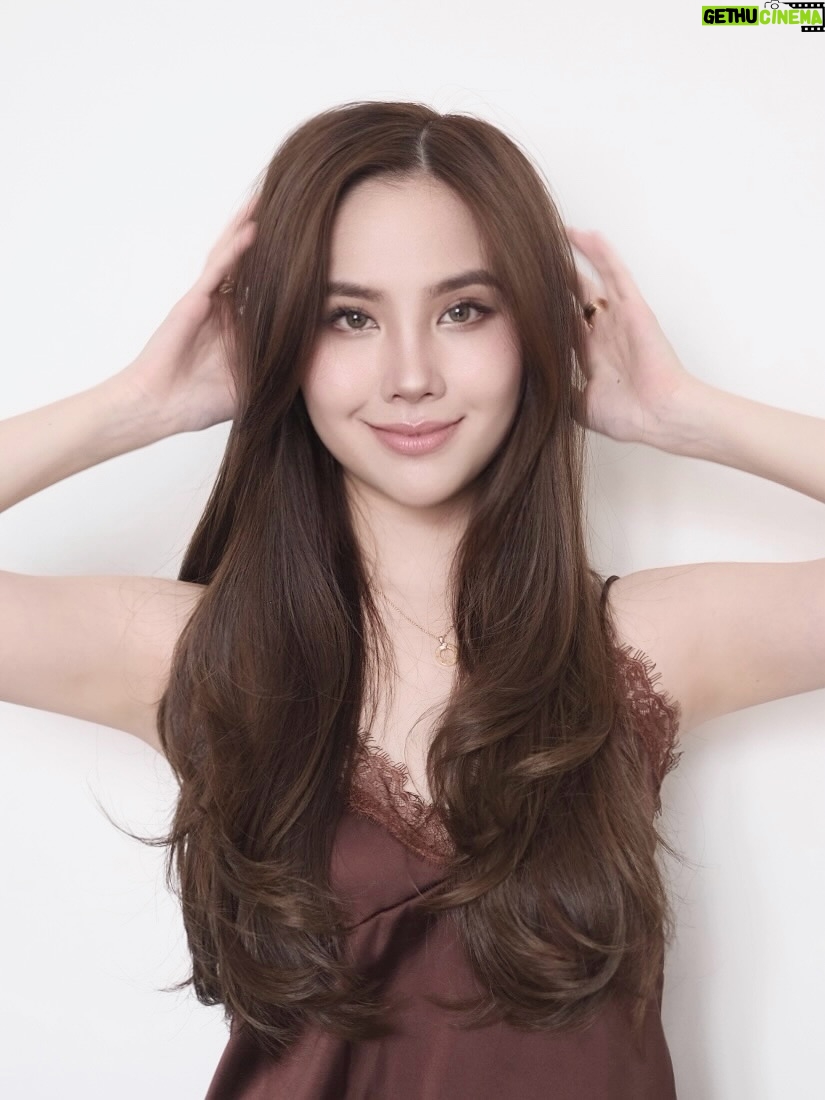 Agatha Chelsea - 115.8K Likes - a tad bit shorter ;)