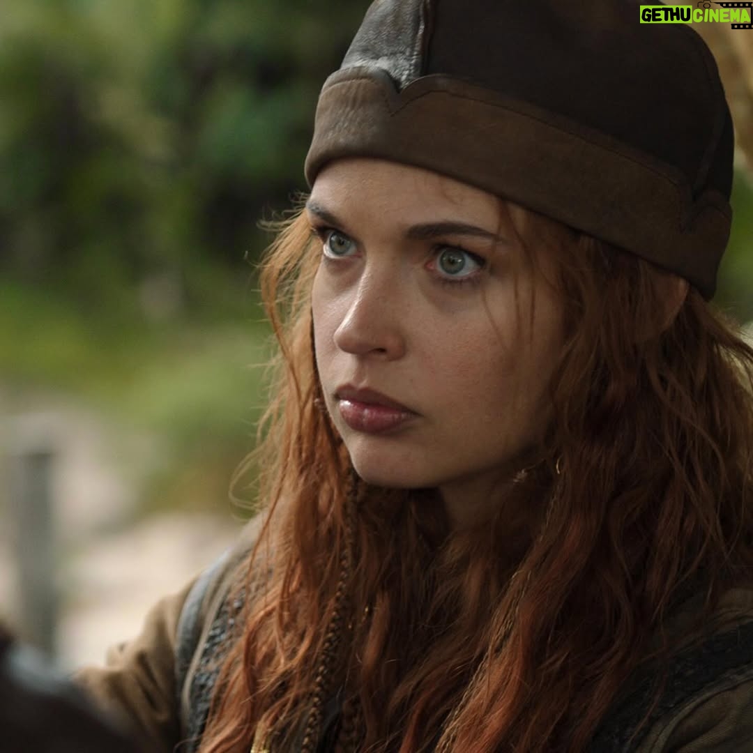 Aggy K. Adams - 2.2K Likes - Suuurprise ! Special Rats movie also dropped on Netflix, enjoy 💋🐀💋 (it’s in The Witcher Collection)

So much gratitude @laurenhissrich @sophiehollandcasts @saracdshort and everyone involved, thank you 🙏🏼

#therats ⚔️🐀