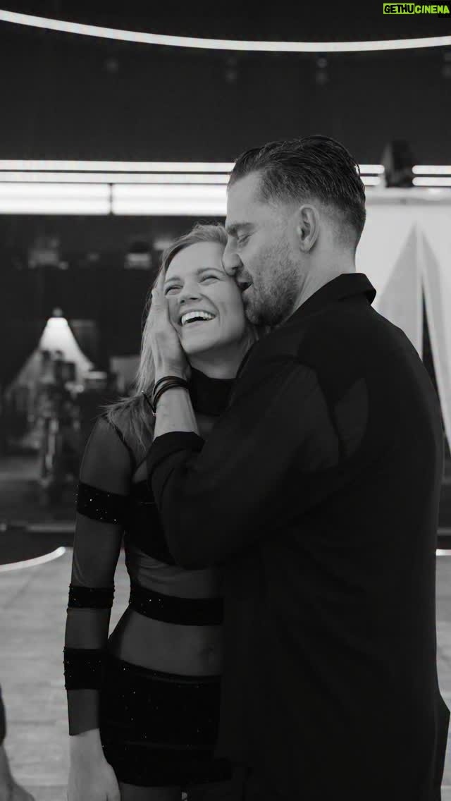 Agnieszka Kaczorowska - 13.5K Likes - Bawmy się !
Dziś #wiórylecą w rytm muzyki @beatakozidrak 🔥

Zapraszamy na rumbę💞

Widzimy się o 19.55 w @polsatofficial 💃🕺

#paranumer7
@tanieczgwiazdami